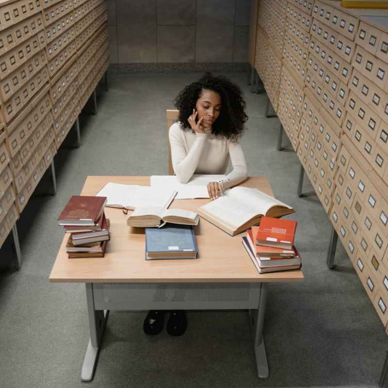 Archiviste: entre polyvalence et spécialisation              